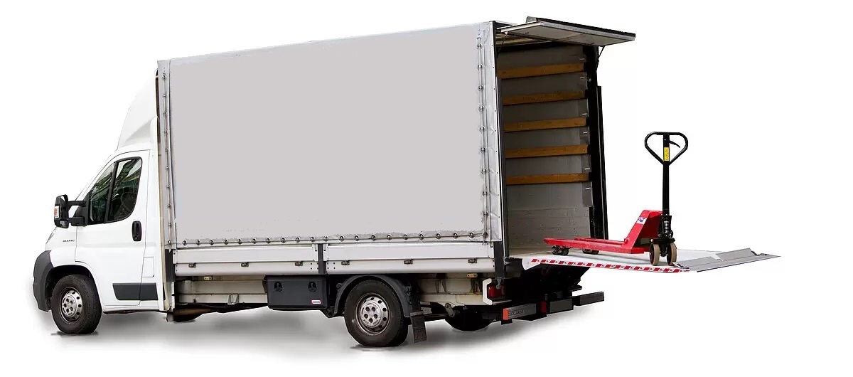 Transporter mit Hebebühne